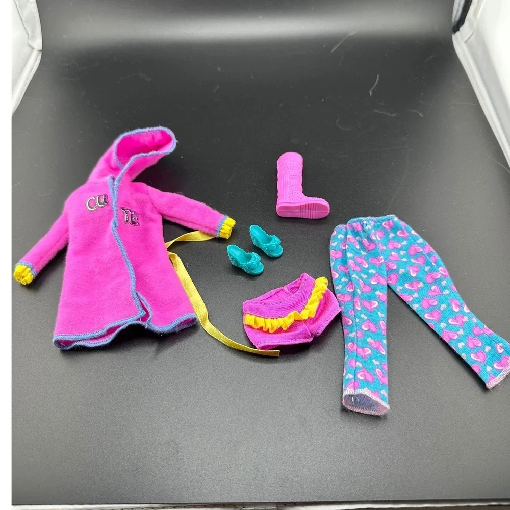 Barbie Mattel Slumber Party Sleepover Fashionistas Y2K pajamas robe shoes shorts